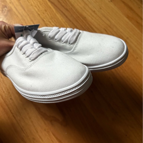 LAST CHANCE - Target Universal Thread canvas sneakers in all white - Picture 6 of 11
